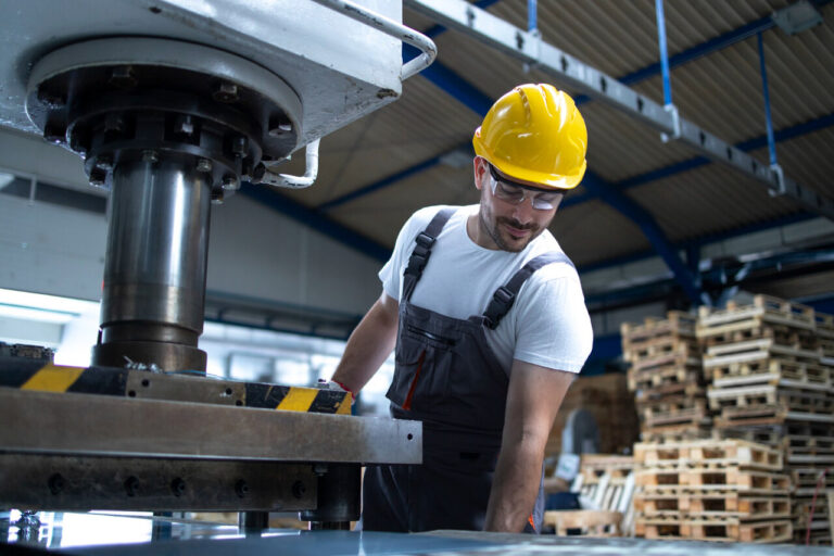 Jak ERP wspiera firmy produkcyjne?